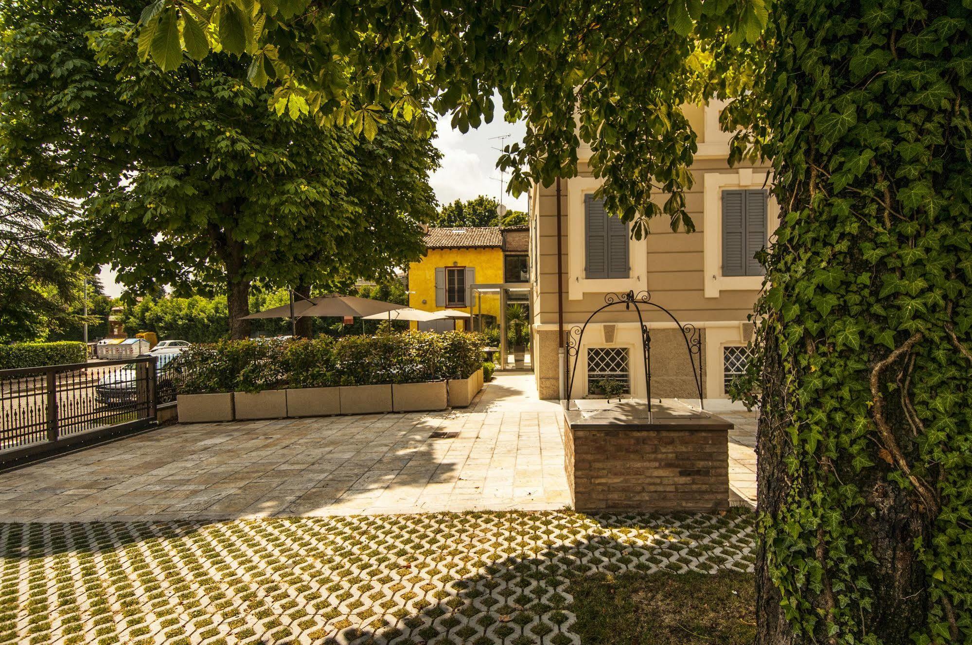 Hotel Villa Maranello Esterno foto